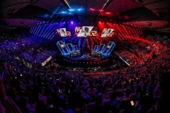 Homme战队第四局阵容选择引争议：保守策略还是失误决策？