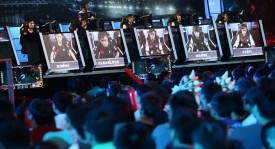 TES开局阶段视野布控扭转经济差距，关键团战锁定胜局